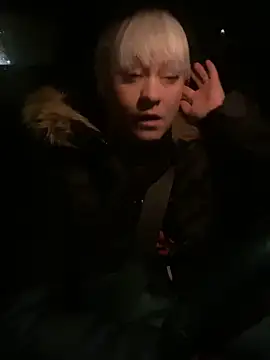 poussichienne online show from February 19, 2026, 4:19 am