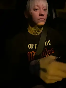 poussichienne online show from March 3, 2026, 4:18 am