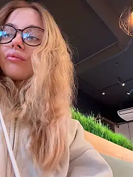 enjoy my beauty online show from February 13, 2026, 6:42 am