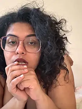 Snapshot of Curvydesifromgermany chatting on February 3, 2025, 10:36 am Curvydesifromgermany online show from February 3, 2025, 10:36 am