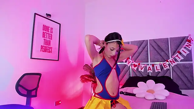 Laura Dicardy online show from February 13, 2026, 7:43 pm