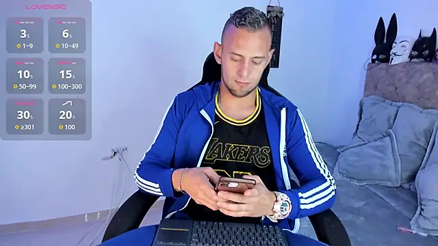 Snapshot of Damon_Bakert chatting on October 8, 2025, 3:31 pm Damon Bakert online show from October 8, 2025, 3:31 pm