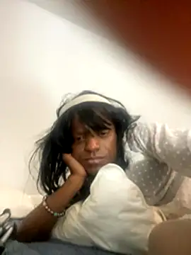 Snapshot of sexyhollytrannny chatting on November 3, 2025, 1:23 pm sexyhollytrannny online show from November 3, 2025, 1:23 pm