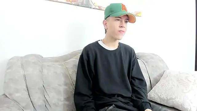 Snapshot of Dei_v_48 chatting on February 26, 2025, 7:27 pm Dei v 48 online show from February 26, 2025, 7:27 pm