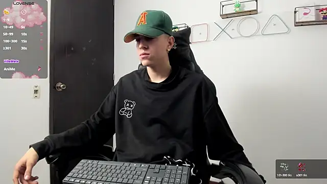 Snapshot of Dei_v_48 chatting on March 4, 2025, 8:27 pm Dei v 48 online show from March 4, 2025, 8:27 pm