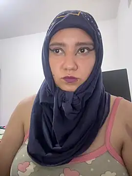 Snapshot of hannahayat chatting on April 28, 2026, 2:27 am hannahayat online show from April 28, 2026, 2:27 am