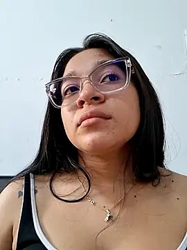 -VICKKY online show from February 17, 2026, 7:31 pm