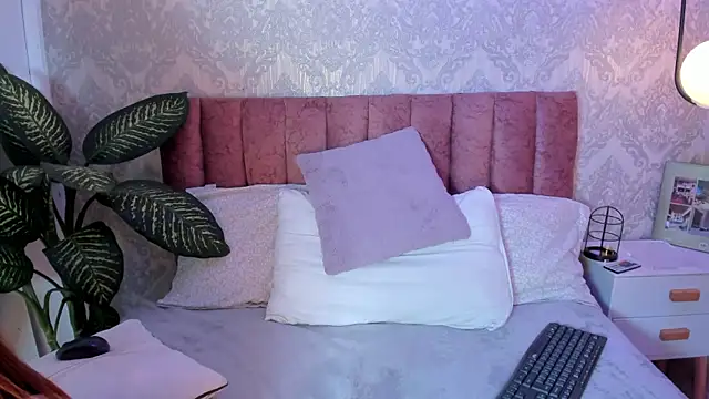 tiffany becker online show from January 7, 2025, 10:52 pm