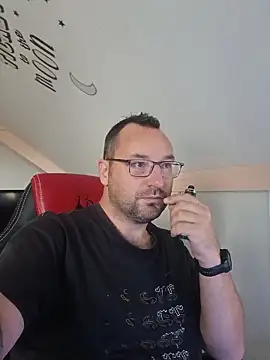 Fantaxx86 online show from November 9, 2025, 11:41 am