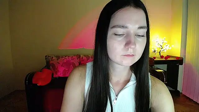 Snapshot of Pretty_shy chatting on July 3, 2026, 9:32 pm Pretty shy online show from July 3, 2026, 9:32 pm