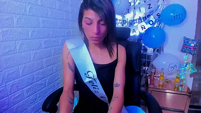 ImCrazzy online show from October 28, 2025, 2:53 pm