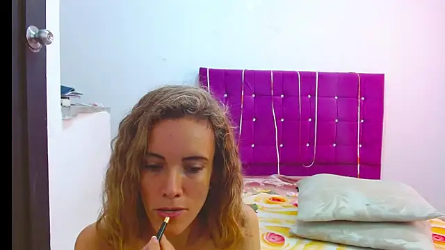 chantalsemenova1 online show from March 18, 2025, 2:48 pm