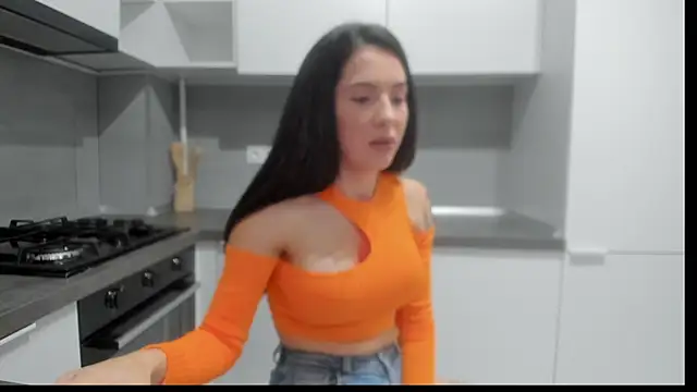 Emmapmg online show from December 19, 2025, 8:16 pm