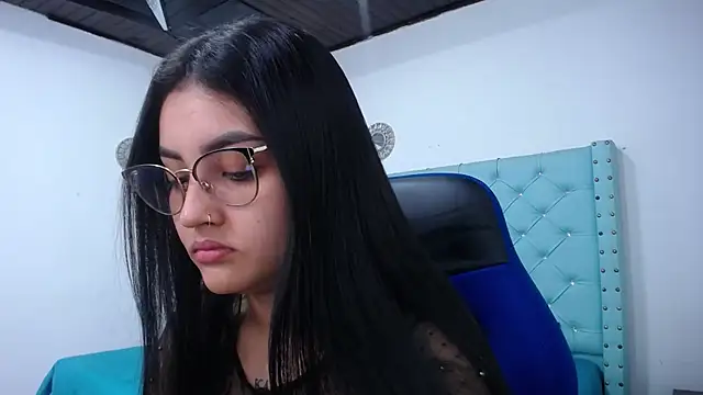 Snapshot of antonella_sweetlittle chatting on February 5, 2026, 10:53 am antonella sweetlittle online show from February 5, 2026, 10:53 am