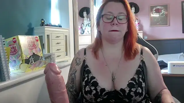 NikiDeeOfficial online show from November 5, 2025, 11:43 am