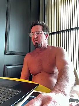 sluttydylan online show from January 6, 2026, 7:28 pm