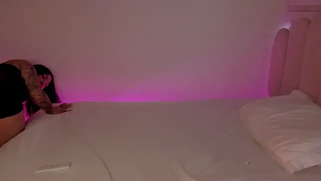 Cataleyasweet 19 online show from October 21, 2025, 5:02 pm