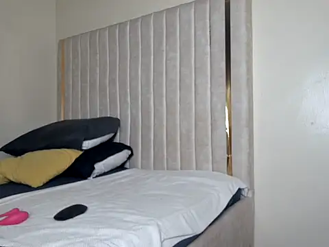 Snapshot of prety_lily chatting on February 11, 2026, 12:48 am prety lily online show from February 11, 2026, 12:48 am