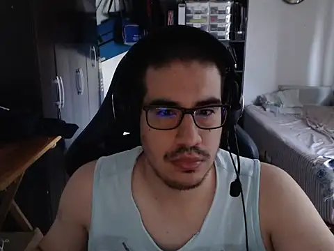 thealfawolf01 online show from February 5, 2026, 4:11 pm