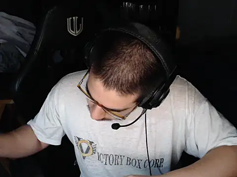 thealfawolf01 online show from June 5, 2026, 3:02 am