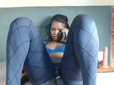 Layla Amish1 online show from November 10, 2025, 4:17 pm