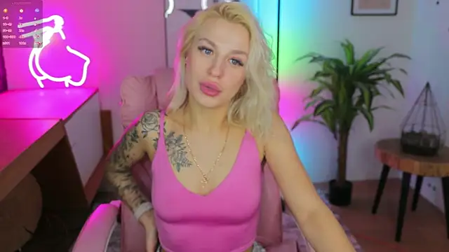 Snapshot of Crystal_Barbie chatting on February 8, 2025, 4:57 am Crystal Barbie online show from February 8, 2025, 4:57 am