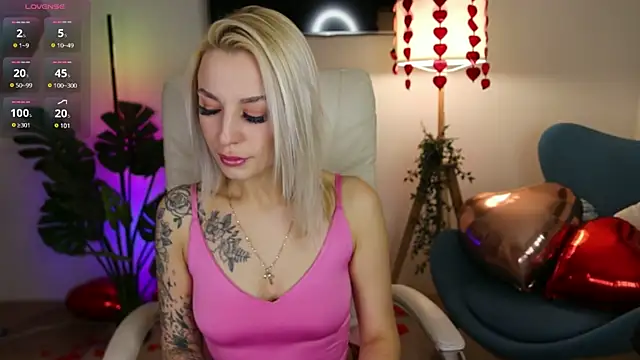 Snapshot of Crystal_Barbie chatting on February 17, 2025, 7:10 pm Crystal Barbie online show from February 17, 2025, 7:10 pm