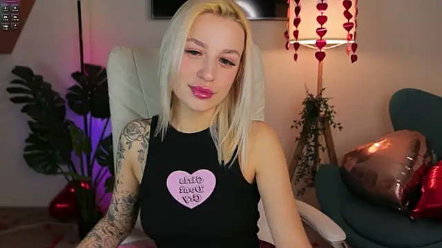 Snapshot of Crystal_Barbie chatting on February 20, 2025, 8:03 pm Crystal Barbie online show from February 20, 2025, 8:03 pm