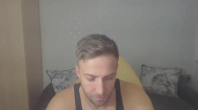 Snapshot of PrinceEagle chatting on December 15, 2024, 8:04 pm PrinceEagle online show from December 15, 2024, 8:04 pm