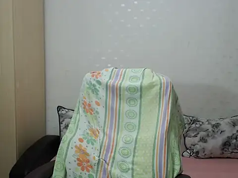 Snapshot of PrinceEagle chatting on December 5, 2025, 7:10 pm PrinceEagle online show from December 5, 2025, 7:10 pm