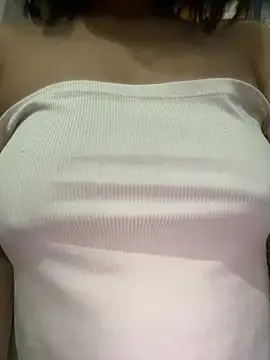 Snapshot of Sofia_xx2 chatting on December 12, 2024, 1:43 am Sofia xx2 online show from December 12, 2024, 1:43 am