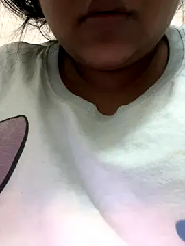 smile pretty online show from October 2, 2025, 2:35 pm