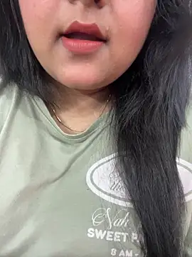 Snapshot of smile_pretty chatting on February 2, 2026, 4:17 pm smile pretty online show from February 2, 2026, 4:17 pm