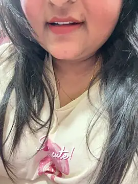 Snapshot of smile_pretty chatting on February 18, 2026, 6:04 pm smile pretty online show from February 18, 2026, 6:04 pm