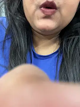 Snapshot of smile_pretty chatting on February 22, 2026, 10:08 pm smile pretty online show from February 22, 2026, 10:08 pm