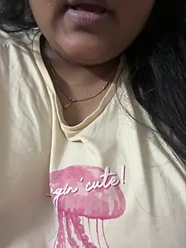 Snapshot of smile_pretty chatting on March 12, 2026, 5:52 pm smile pretty online show from March 12, 2026, 5:52 pm