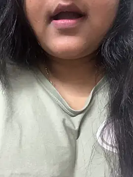 Snapshot of smile_pretty chatting on April 6, 2026, 5:14 pm smile pretty online show from April 6, 2026, 5:14 pm