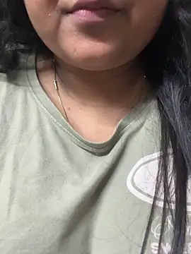 Snapshot of smile_pretty chatting on April 7, 2026, 5:24 pm smile pretty online show from April 7, 2026, 5:24 pm