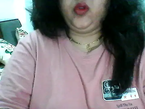 Snapshot of smile_pretty chatting on June 25, 2026, 5:39 pm smile pretty online show from June 25, 2026, 5:39 pm