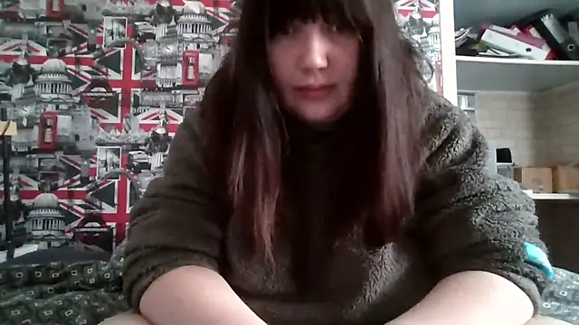 Lynylou online show from September 27, 2025, 9:25 am