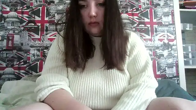 Lynylou online show from October 15, 2025, 9:42 am