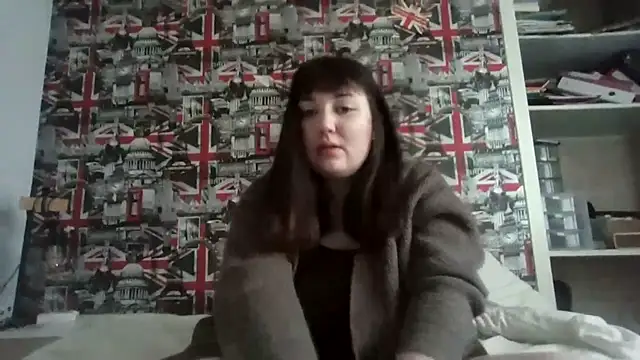 Lynylou online show from October 23, 2025, 8:13 am