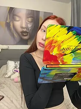 JudyWalkerr online show from December 19, 2024, 1:40 pm