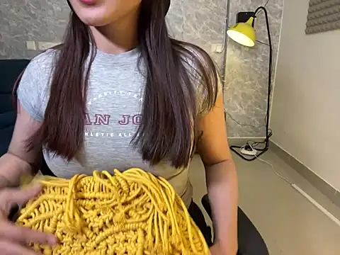 MidnightFlame online show from December 8, 2024, 4:18 pm