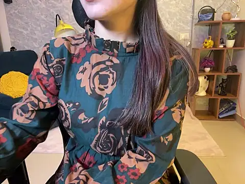 MidnightFlame online show from February 2, 2025, 4:32 pm