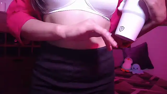 MidnightFlame online show from October 28, 2025, 5:26 pm