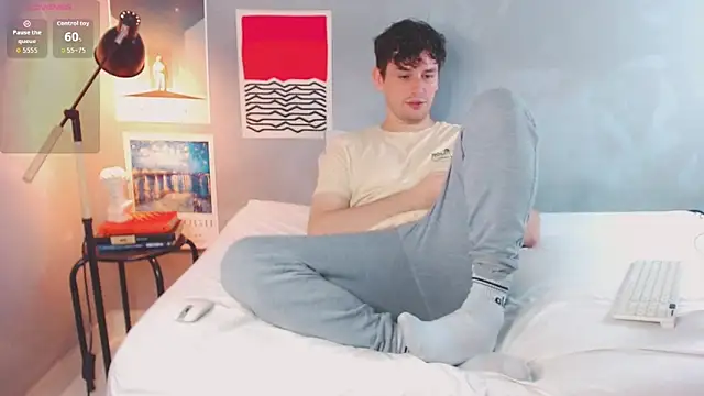 Elio555 online show from November 2, 2025, 5:48 pm