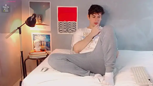 Elio555 online show from November 16, 2025, 3:28 pm