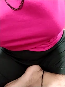 hottiess69 online show from March 25, 2026, 5:13 am