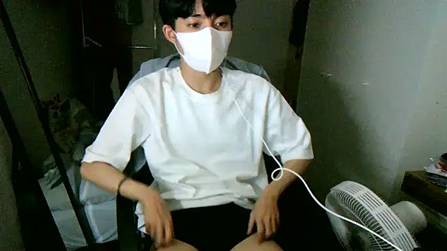 Snapshot of max5388 chatting on October 8, 2025, 5:43 pm max5388 online show from October 8, 2025, 5:43 pm